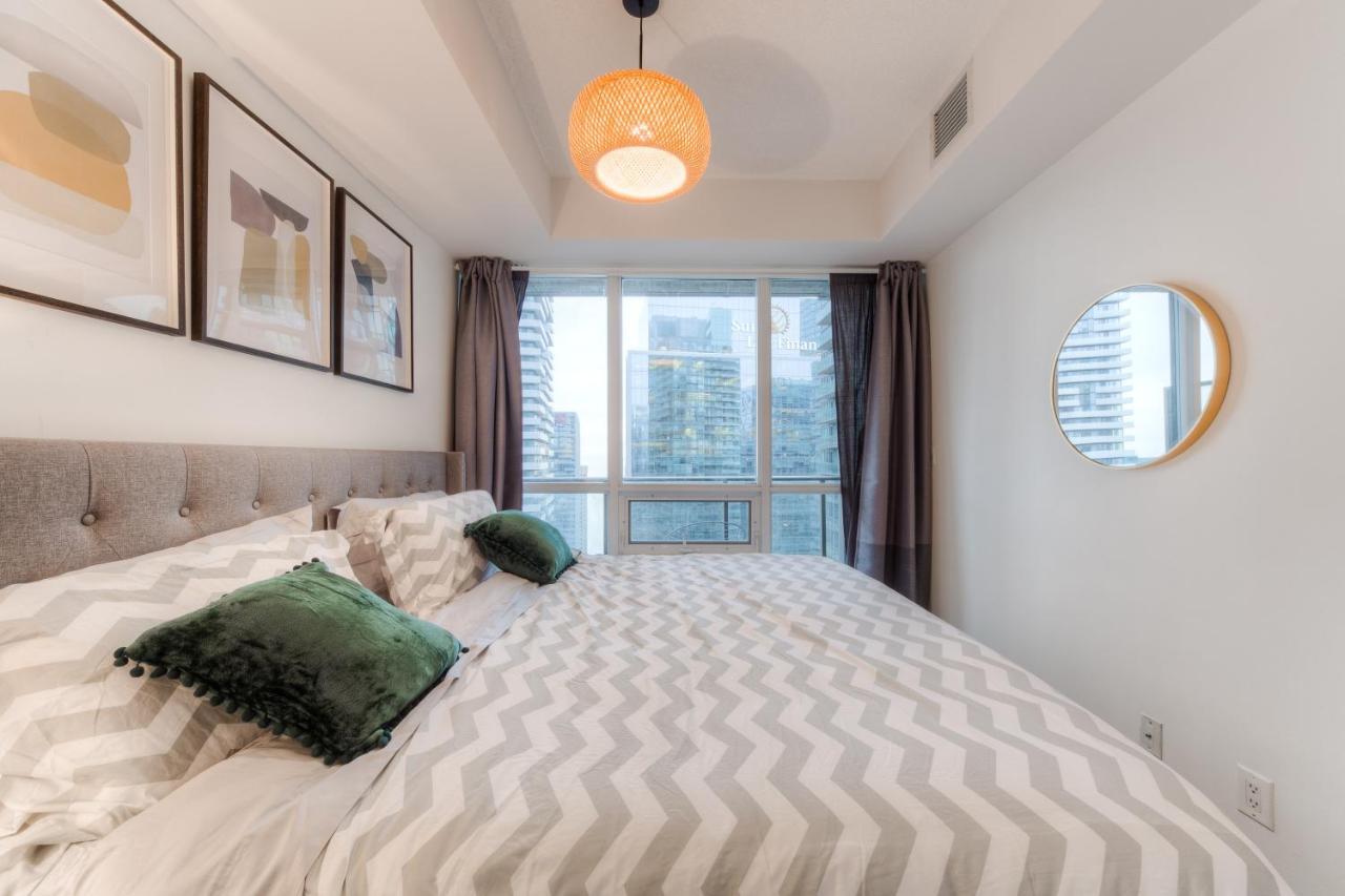 Stylish Newly Furnished With Beautiful View Privatunterkunft Toronto